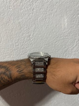 Reloj Guess Plateado con Cristales