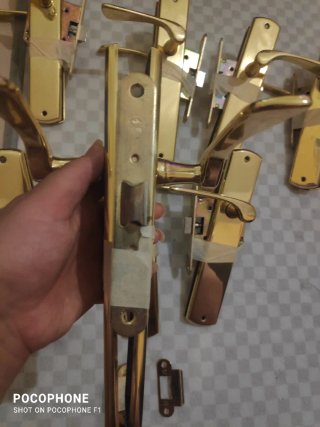 Lote 8 juegos manillas puerta AMIG doradas