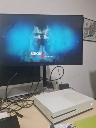 Xbox One S Blanca + Mando y Cables