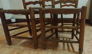 4 Sillas rústicas madera/anea.