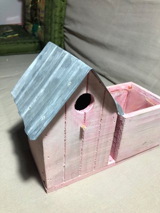 Casita Madera Macetero Rosa
