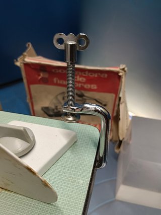 Antiguo cortador de fiambre marca Esaza en su caja