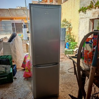 Frigorífico 200cm Gris Acero Inoxid. Indesit