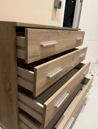 Armarios + Camas + Cómodas + mesitas