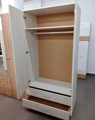 Armarios + Camas + Cómodas + mesitas