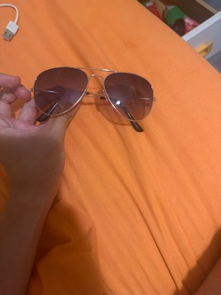 Gafas de sol aviador doradas y marrones