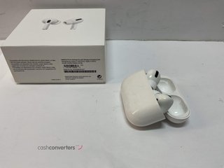 in-ear apple airpods pro
