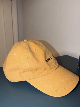 Gorra Quiksilver color arena sin usar