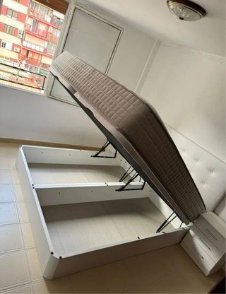 Muebles de dormitorio: Camas, Armarios y Sofás