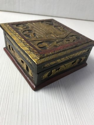Juyero Caja Decorada Oro y Rojo