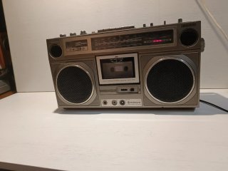 Hitachi TRK-8020 Radio Cassette