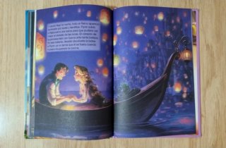 Clásico cuento Disney. " Enredados". Salvat.