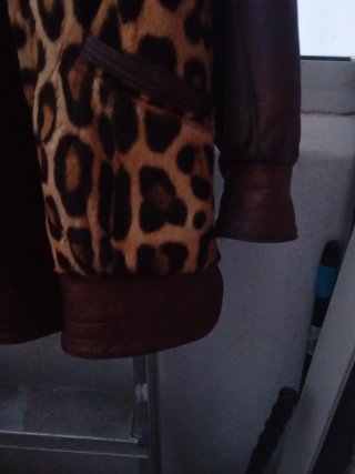 Chaquetón vintage piel estampado leopardo .