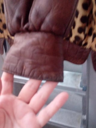 Chaquetón vintage piel estampado leopardo .