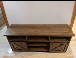 Mueble de madera rústico en muy buen estado.