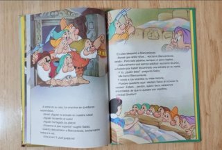 Clásico cuento Disney. " Blancanieves". Salvat.