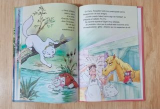 Clásico cuento Disney. " Los Aristogatos". Salvat.