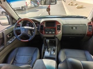 Mitsubishi Montero 2003