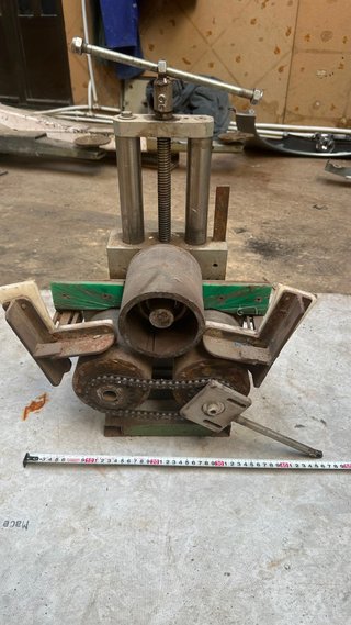 Curvadora de metales