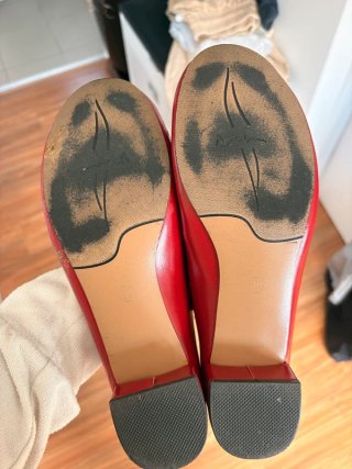 Bailarinas rojas con lazo