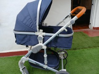 Carrito de bebé con piezas originales