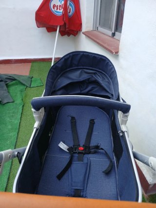 Carrito de bebé con piezas originales