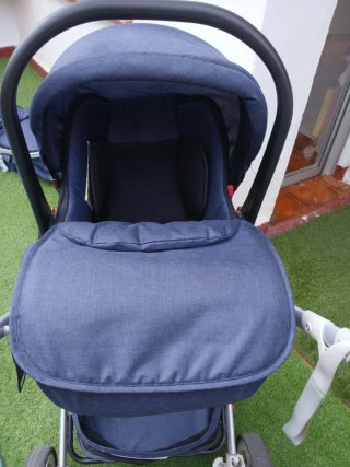 Carrito de bebé con piezas originales