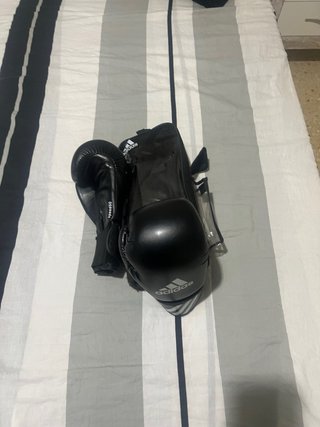 Guantes Boxeo Adidas 8 oz Negros