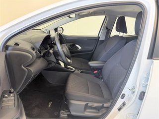 TOYOTA Yaris ACTIVE PLUS