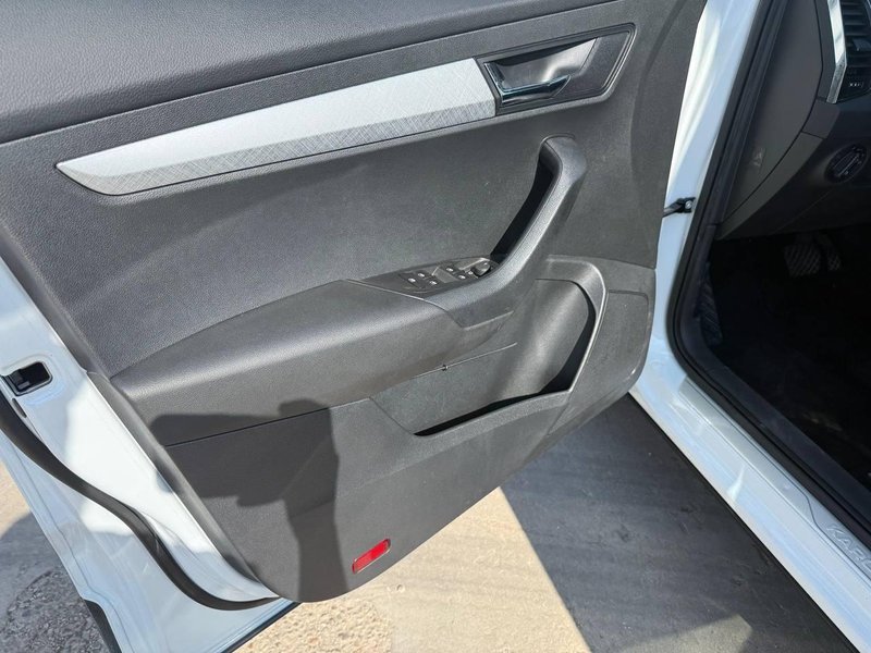 Škoda Karoq AMBITION 2.0 TDI DSG 4X4 Adblue 2023, foto 13
