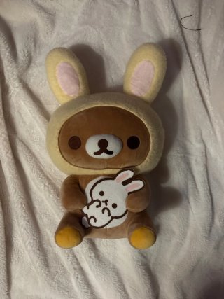 Peluche Rilakkuma con disfraz de conejo