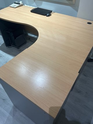 Escritorio de oficina curvo + cajonera