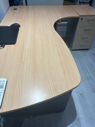 Escritorio de oficina curvo + cajonera