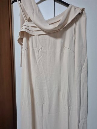 Vestido largo beige mujer