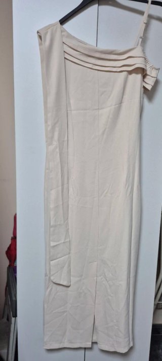 Vestido largo beige mujer