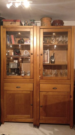 Vitrina madera maciza tono miel