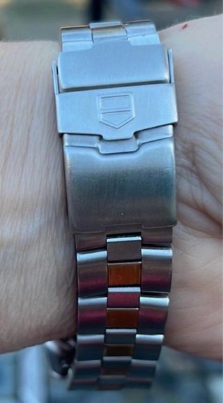 Carrera y Carrera, 2Tag Heuer, Lacroix, mujer.