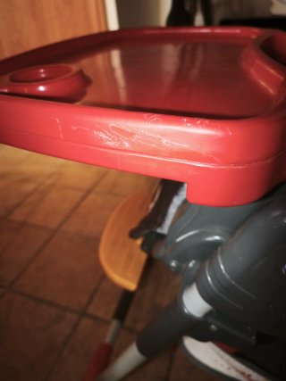 Trona para bebé con bandeja roja