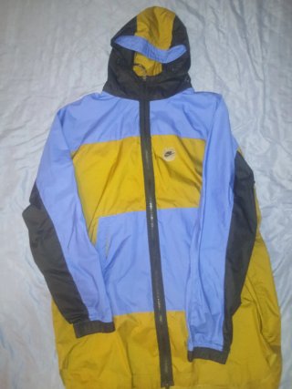 Chaqueta Nike con capucha