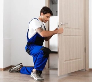 INSTALADOR DE PUERTAS MONTADOR CARPINTERO