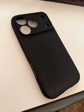 Funda Spigen Rugged Armor iPhone Pro 6.3