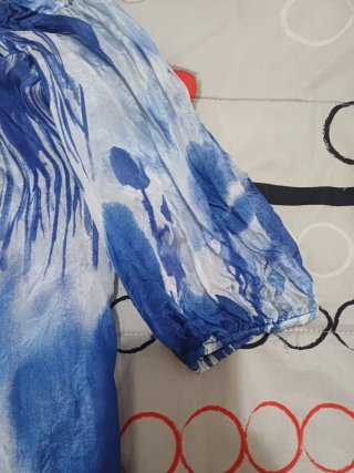 Blusa Zara Estampada Azul y Blanca