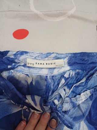 Blusa Zara Estampada Azul y Blanca