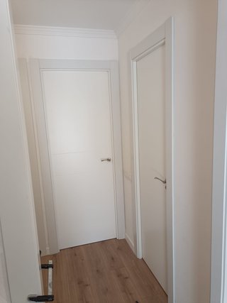 MONTADOR DE PUERTAS Y PARQUET CARPINTERO