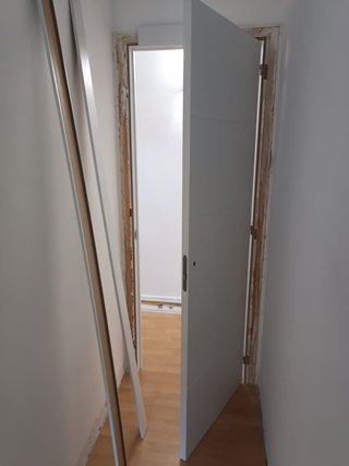 MONTADOR DE PUERTAS Y PARQUET CARPINTERO