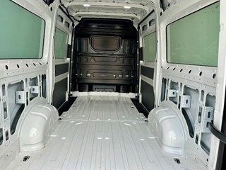VOLKSWAGEN CRAFTER 2.0 TDI 35 L3 H2 102 FURGON