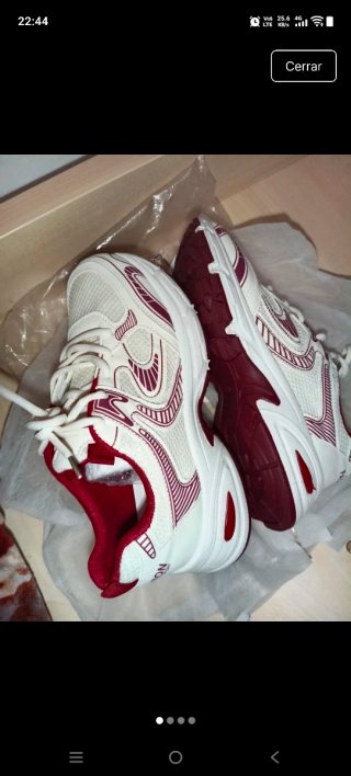 Zapatillas HKI blancas y burdeos Talla 39