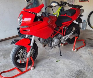 Ducati Multistrada 620 Roja
