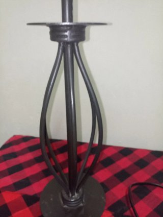 Lámpara de hierro negra
