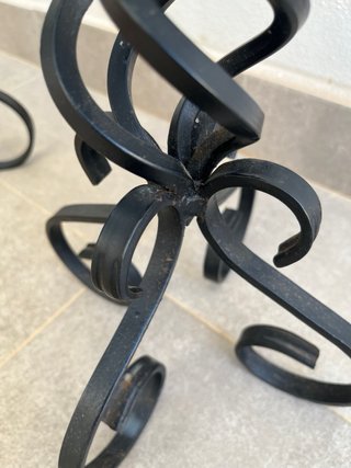 Juego de 2 candelabros de metal negro